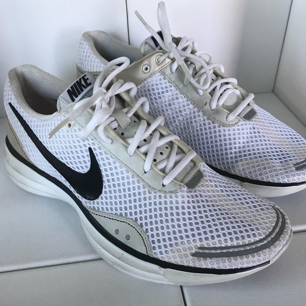 Nike running shoes sz. 9.5